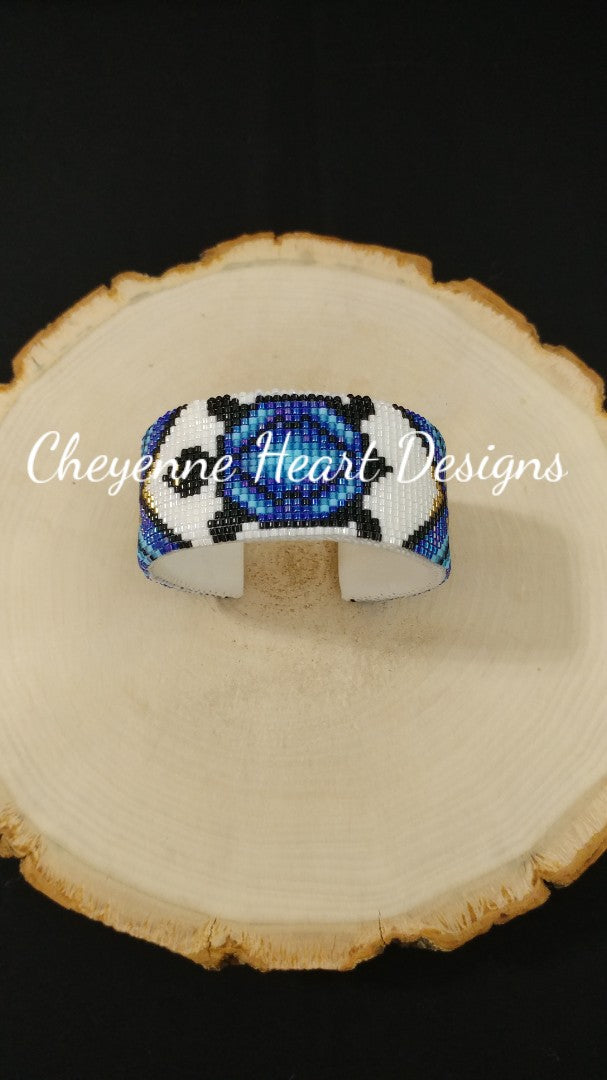 Totem Turtle cuff bracelet with white deerskin - Cheyenne Heart Designs